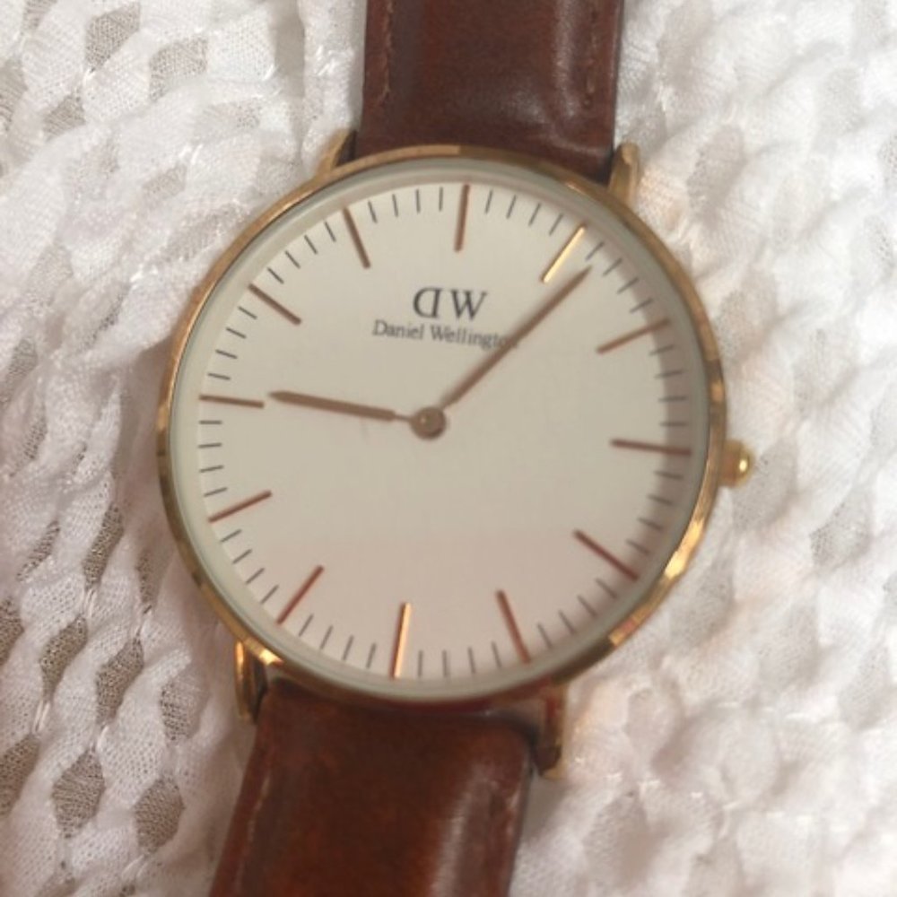 Daniel Wellington Classic Sullolk Watch